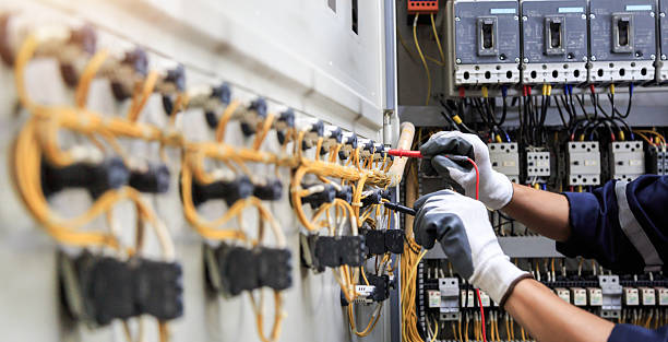 Professional Electrician technician working in Cactus, TX